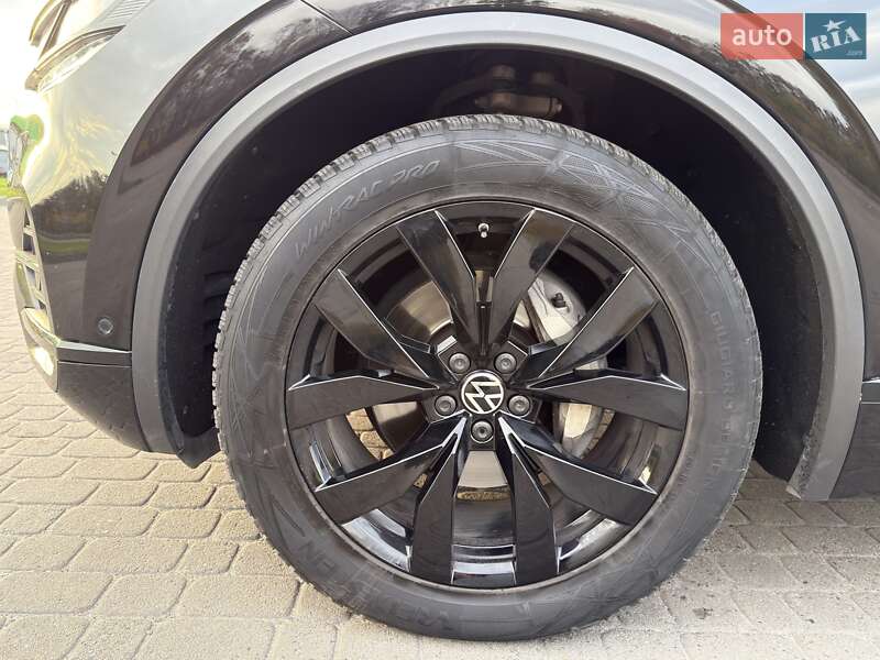 Внедорожник / Кроссовер Volkswagen Touareg 2018 в Радивилове