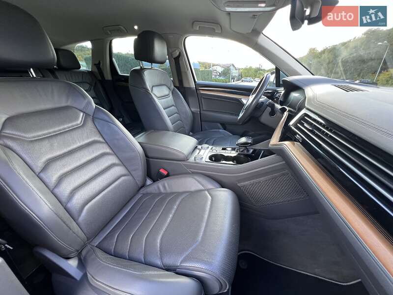 Внедорожник / Кроссовер Volkswagen Touareg 2018 в Днепре фото 31 Внедорожник / Кроссовер Volkswagen Touareg 2018 в Днепре