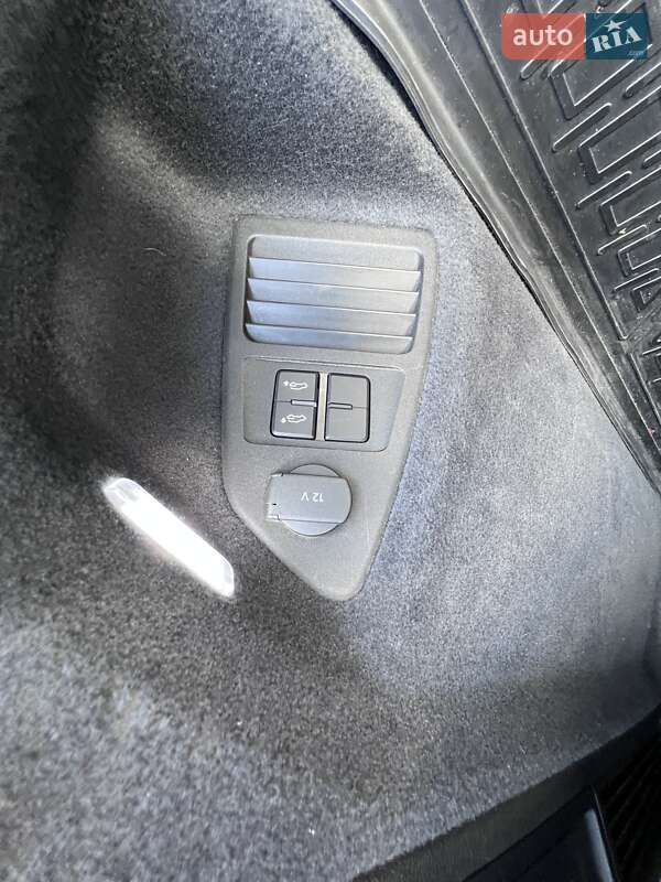 Внедорожник / Кроссовер Volkswagen Touareg 2018 в Днепре фото 37 Внедорожник / Кроссовер Volkswagen Touareg 2018 в Днепре