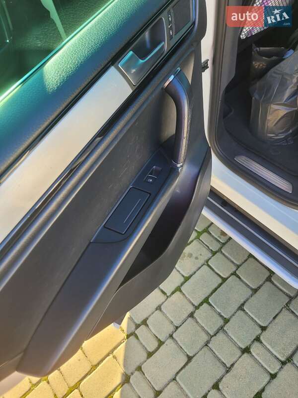 Внедорожник / Кроссовер Volkswagen Touareg 2010 в Одессе