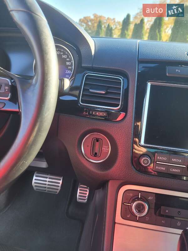 Внедорожник / Кроссовер Volkswagen Touareg 2010 в Одессе