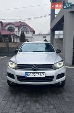 Внедорожник / Кроссовер Volkswagen Touareg 2011 в Тячеве