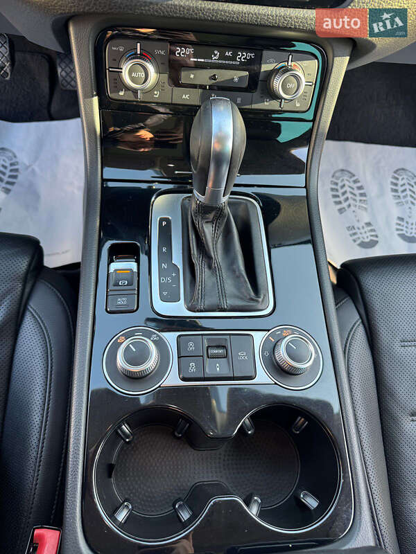 Внедорожник / Кроссовер Volkswagen Touareg 2016 в Коростышеве фото 15 Внедорожник / Кроссовер Volkswagen Touareg 2016 в Коростышеве