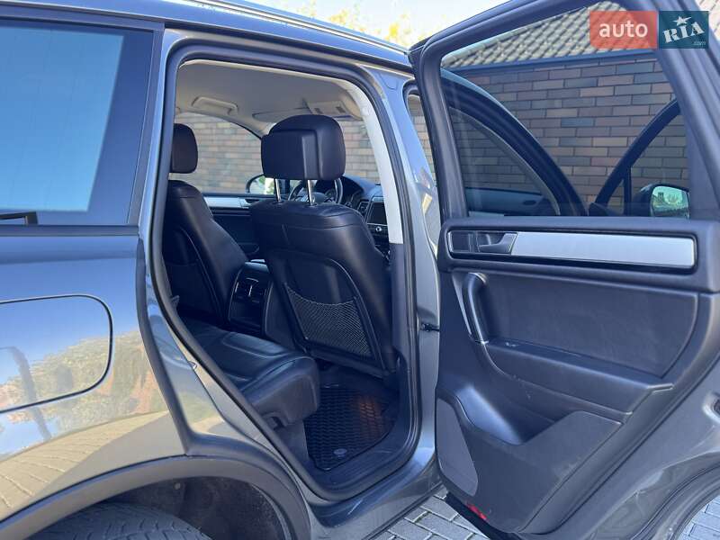 Внедорожник / Кроссовер Volkswagen Touareg 2015 в Виннице фото 35 Внедорожник / Кроссовер Volkswagen Touareg 2015 в Виннице