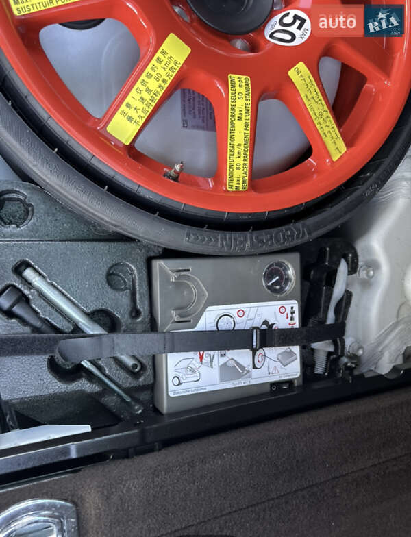 Позашляховик / Кросовер Volkswagen Touareg 2012 в Чернігові