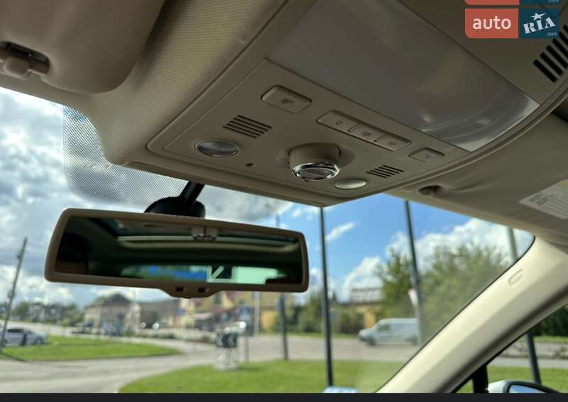 Позашляховик / Кросовер Volkswagen Touareg 2012 в Чернігові