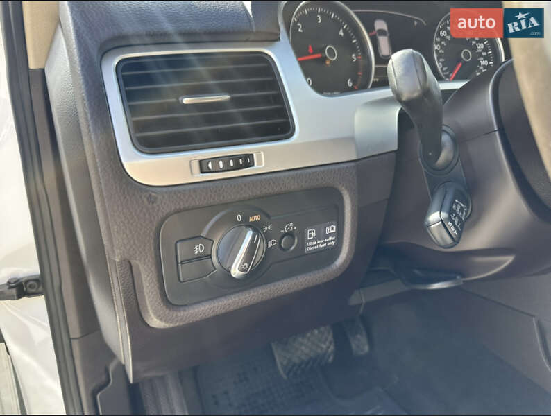 Позашляховик / Кросовер Volkswagen Touareg 2012 в Чернігові