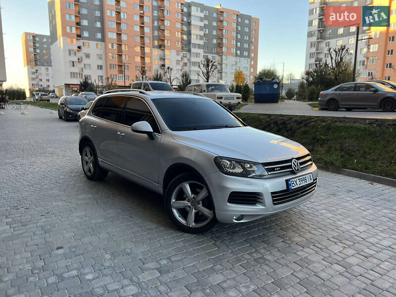 Внедорожник / Кроссовер Volkswagen Touareg 2010 в Виннице