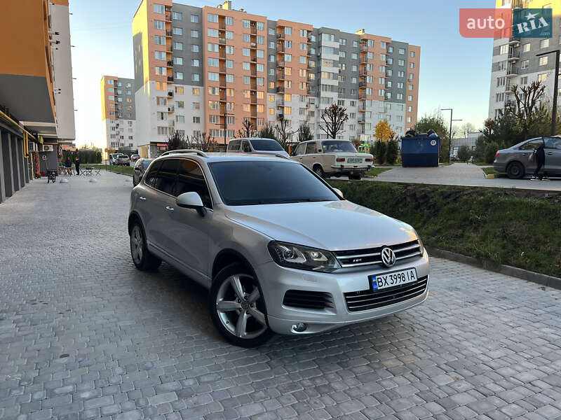Внедорожник / Кроссовер Volkswagen Touareg 2010 в Виннице