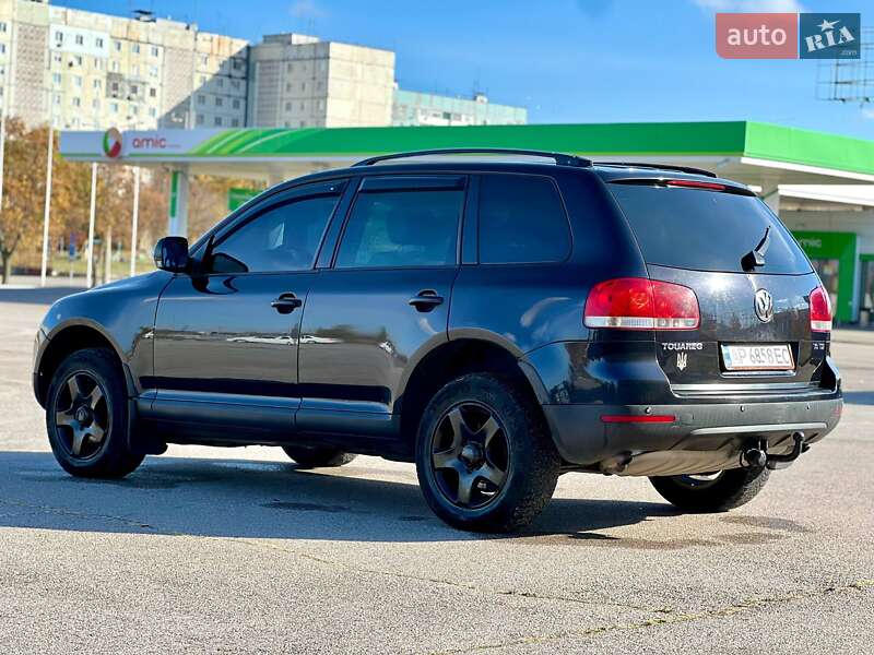 Внедорожник / Кроссовер Volkswagen Touareg 2006 в Запорожье