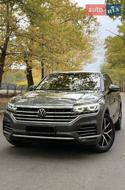 Внедорожник / Кроссовер Volkswagen Touareg 2020 в Николаеве