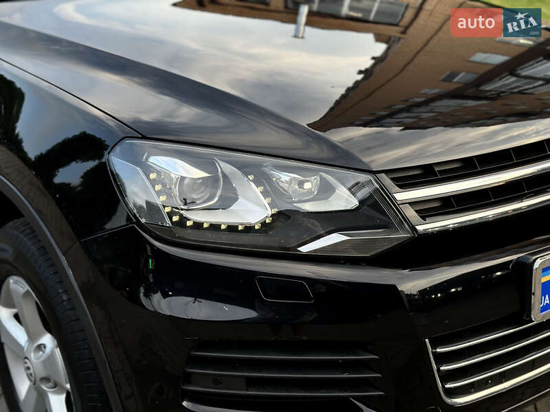 Внедорожник / Кроссовер Volkswagen Touareg 2010 в Хмельницком