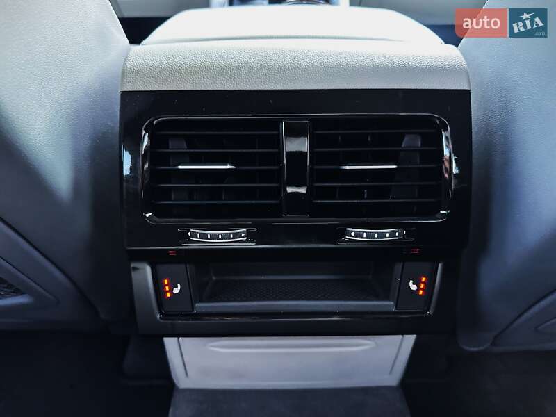 Позашляховик / Кросовер Volkswagen Touareg 2019 в Києві фото 28 Позашляховик / Кросовер Volkswagen Touareg 2019 в Києві
