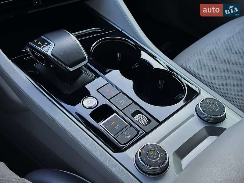 Позашляховик / Кросовер Volkswagen Touareg 2019 в Києві фото 40 Позашляховик / Кросовер Volkswagen Touareg 2019 в Києві