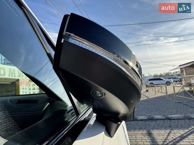 Внедорожник / Кроссовер Volkswagen Touareg 2020 в Черновцах