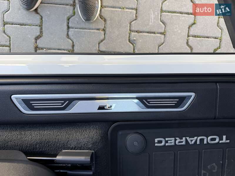 Внедорожник / Кроссовер Volkswagen Touareg 2020 в Черновцах