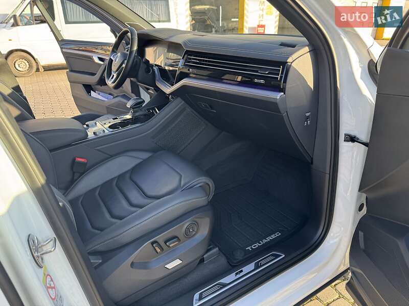 Внедорожник / Кроссовер Volkswagen Touareg 2020 в Черновцах