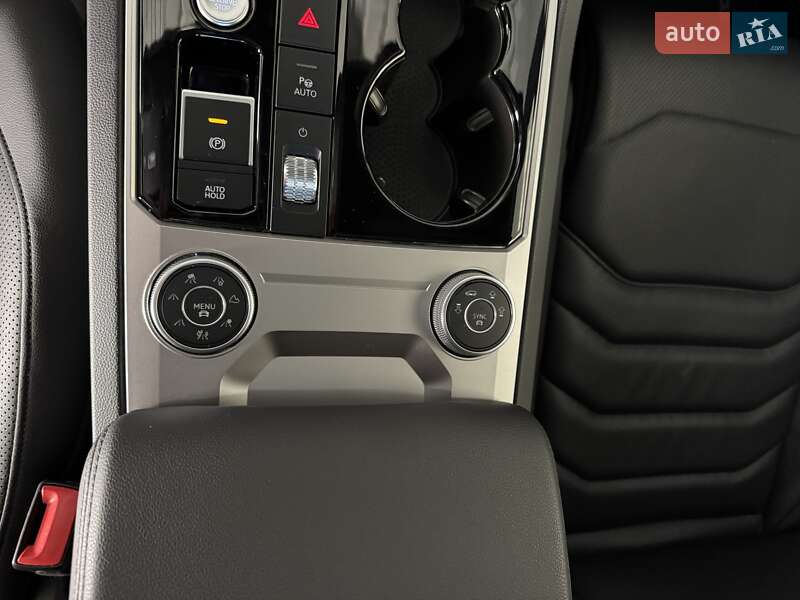 Внедорожник / Кроссовер Volkswagen Touareg 2020 в Черновцах