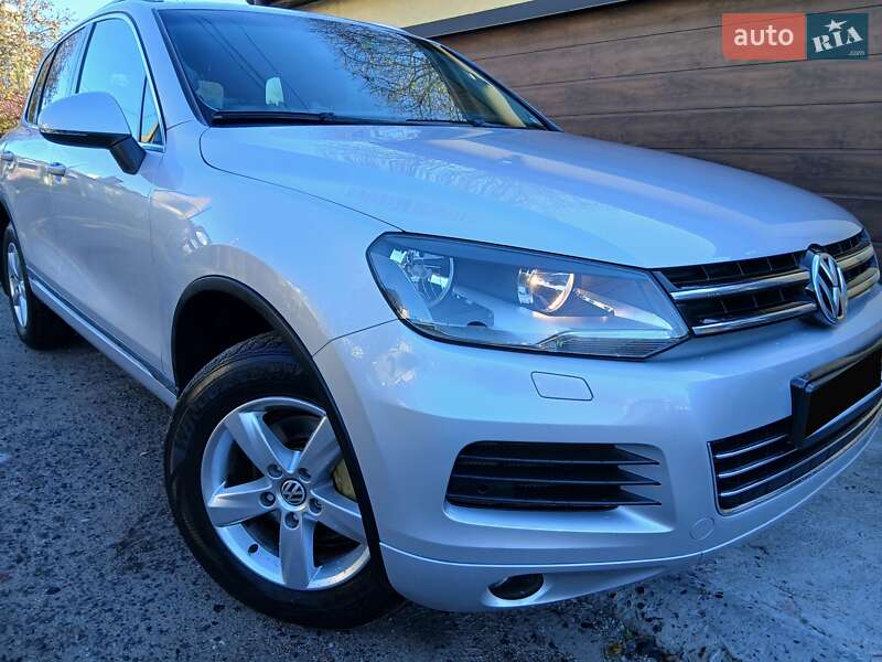 Внедорожник / Кроссовер Volkswagen Touareg 2012 в Одессе