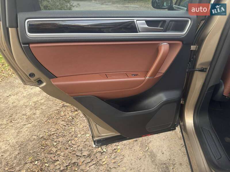Внедорожник / Кроссовер Volkswagen Touareg 2017 в Киеве фото 10 Внедорожник / Кроссовер Volkswagen Touareg 2017 в Киеве