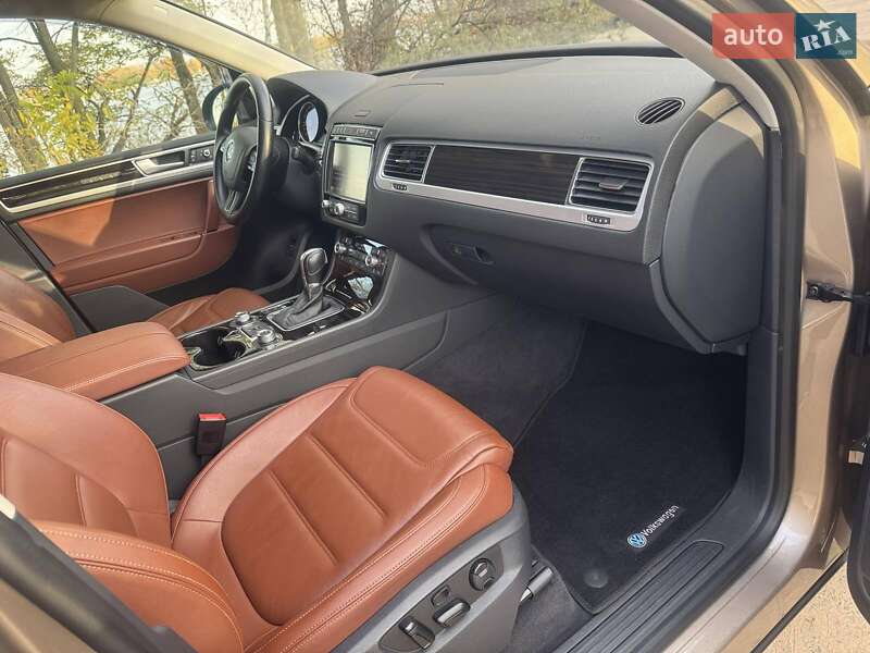 Внедорожник / Кроссовер Volkswagen Touareg 2017 в Киеве фото 15 Внедорожник / Кроссовер Volkswagen Touareg 2017 в Киеве