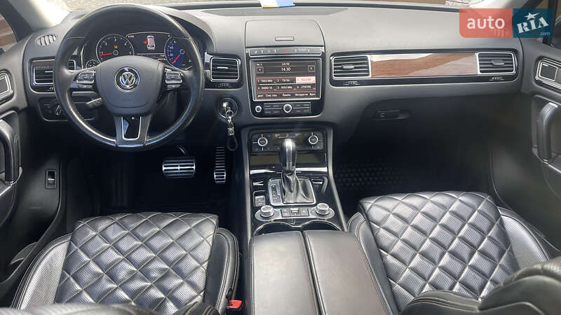 Внедорожник / Кроссовер Volkswagen Touareg 2017 в Черновцах