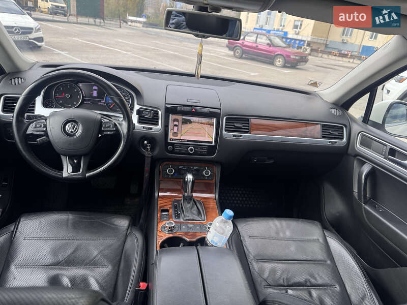 Внедорожник / Кроссовер Volkswagen Touareg 2010 в Киеве