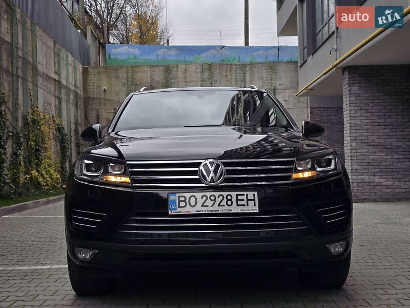 Внедорожник / Кроссовер Volkswagen Touareg 2011 в Хмельницком