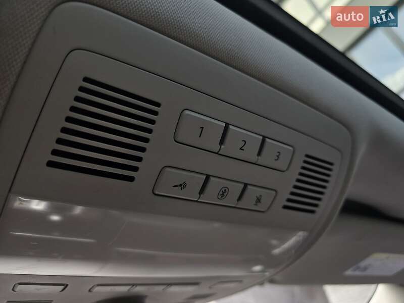 Внедорожник / Кроссовер Volkswagen Touareg 2011 в Хмельницком