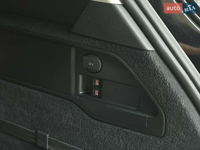 Внедорожник / Кроссовер Volkswagen Touareg 2011 в Хмельницком