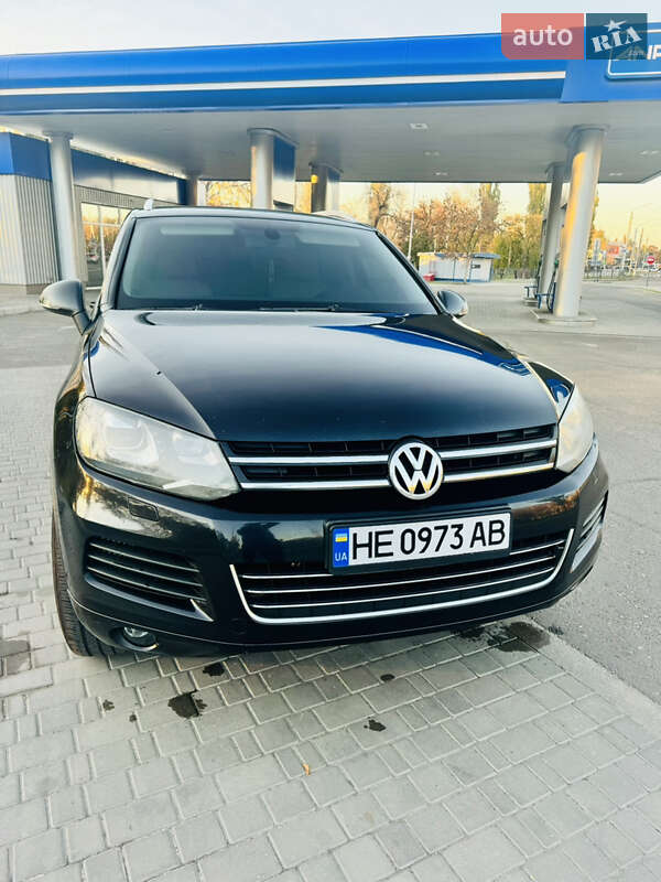 Позашляховик / Кросовер Volkswagen Touareg 2010 в Миколаєві
