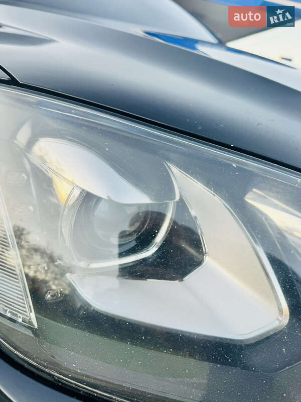 Позашляховик / Кросовер Volkswagen Touareg 2010 в Миколаєві