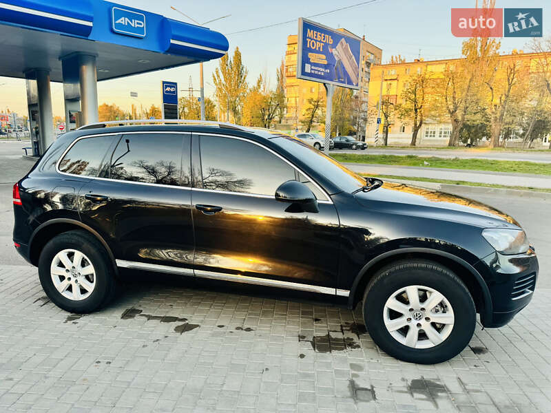 Позашляховик / Кросовер Volkswagen Touareg 2010 в Миколаєві