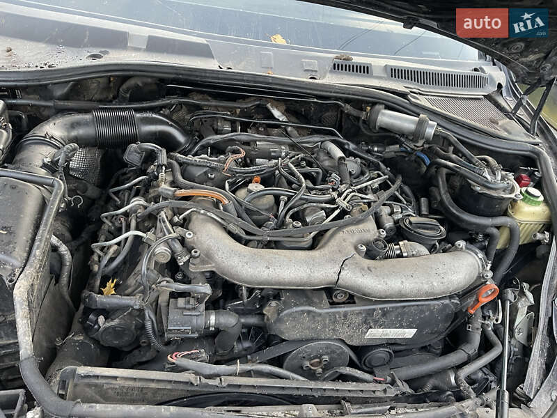 Позашляховик / Кросовер Volkswagen Touareg 2008 в Києві