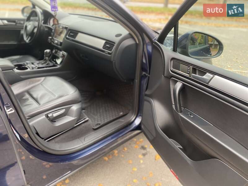 Позашляховик / Кросовер Volkswagen Touareg 2013 в Вінниці