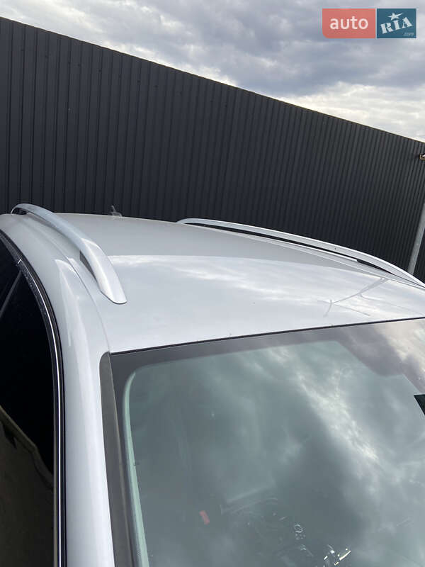 Внедорожник / Кроссовер Volkswagen Touareg 2013 в Львове