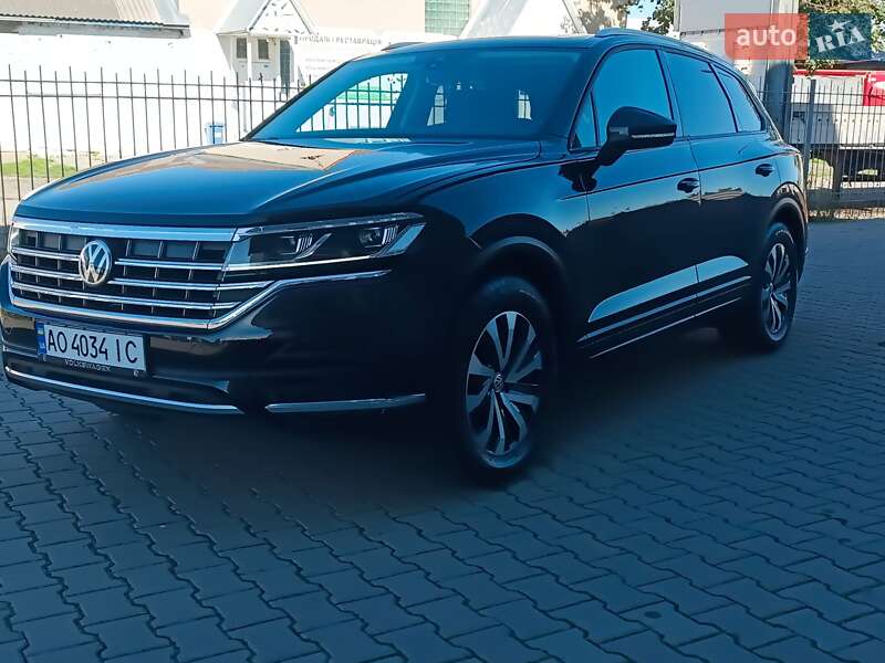 Позашляховик / Кросовер Volkswagen Touareg 2019 в Хусті фото 5 Позашляховик / Кросовер Volkswagen Touareg 2019 в Хусті