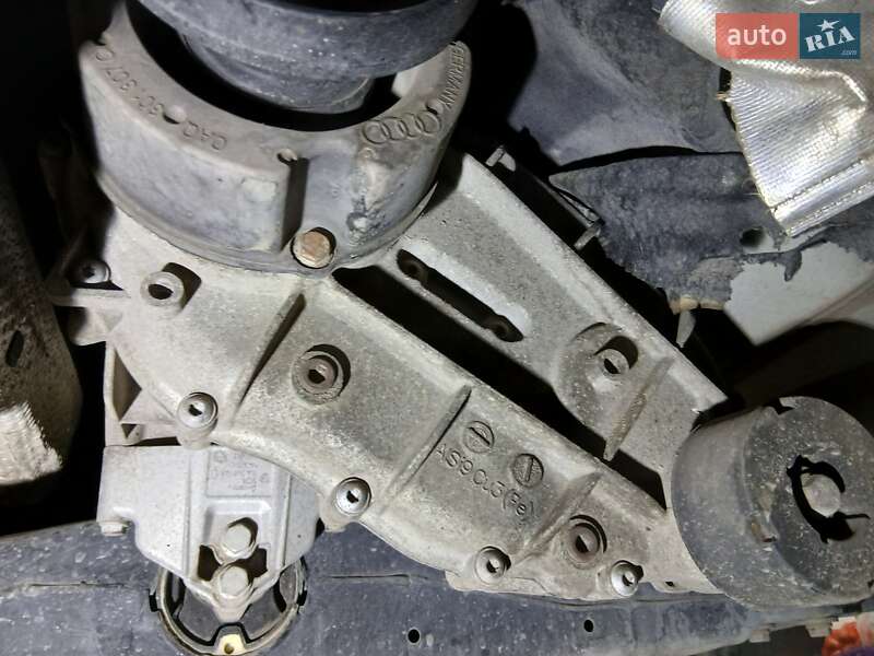 Внедорожник / Кроссовер Volkswagen Touareg 2012 в Одессе