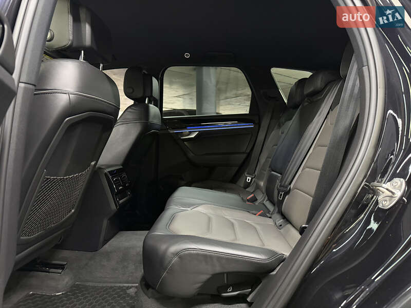 Внедорожник / Кроссовер Volkswagen Touareg 2018 в Одессе фото 24 Внедорожник / Кроссовер Volkswagen Touareg 2018 в Одессе