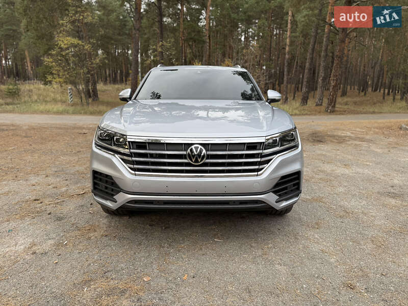 Внедорожник / Кроссовер Volkswagen Touareg 2021 в Киеве