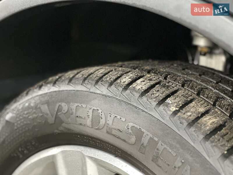 Позашляховик / Кросовер Volkswagen Touareg 2015 в Вінниці