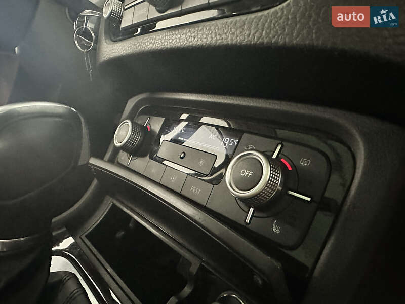 Позашляховик / Кросовер Volkswagen Touareg 2015 в Вінниці