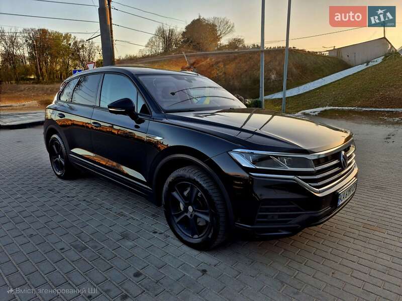 Позашляховик / Кросовер Volkswagen Touareg 2021 в Житомирі