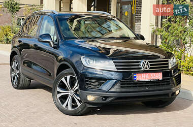 Внедорожник / Кроссовер Volkswagen Touareg 2016 в Киеве