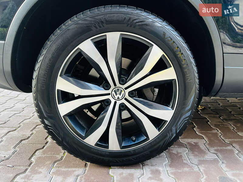 Внедорожник / Кроссовер Volkswagen Touareg 2016 в Киеве фото 58 Внедорожник / Кроссовер Volkswagen Touareg 2016 в Киеве