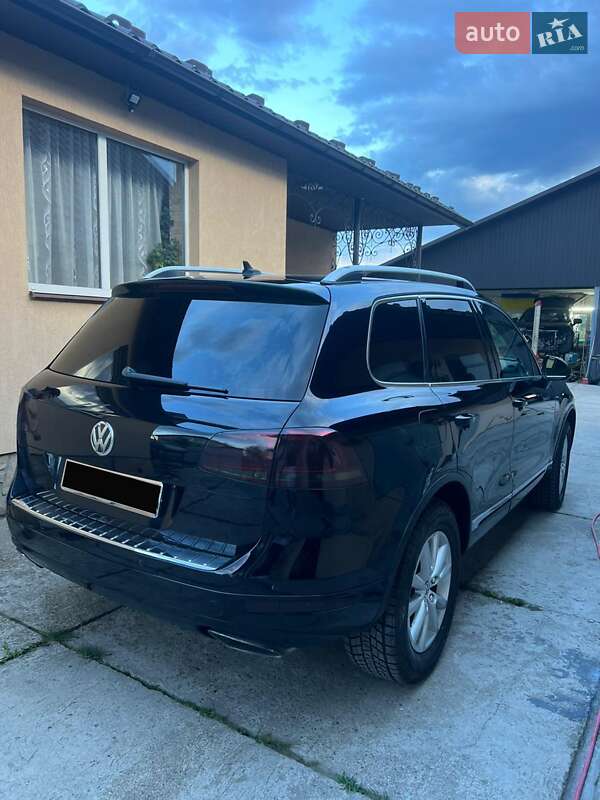 Внедорожник / Кроссовер Volkswagen Touareg 2011 в Рожнятове