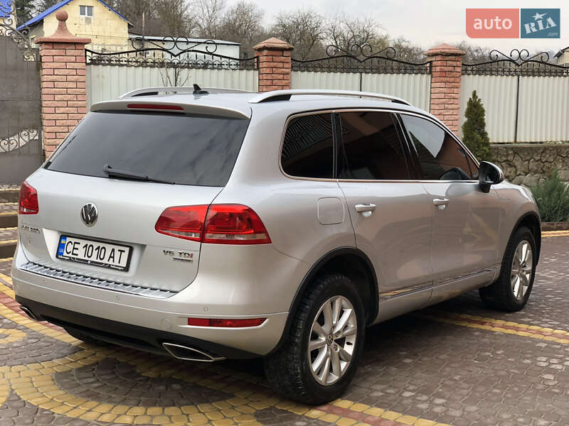 Внедорожник / Кроссовер Volkswagen Touareg 2012 в Хотине