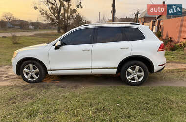 Позашляховик / Кросовер Volkswagen Touareg 2012 в Сумах