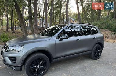Позашляховик / Кросовер Volkswagen Touareg 2017 в Києві