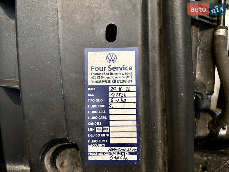 Внедорожник / Кроссовер Volkswagen Touareg 2014 в Киеве